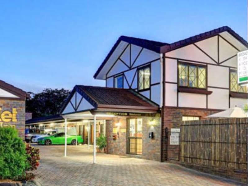 Chalet Motor Inn Бандаберг Экстерьер фото